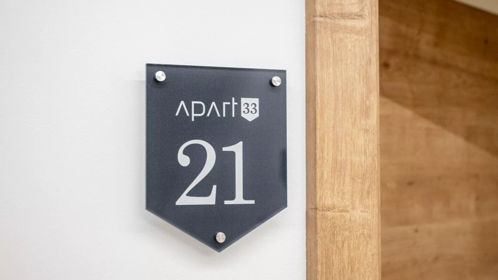 Apart33 Top 1-21-Outdoor
