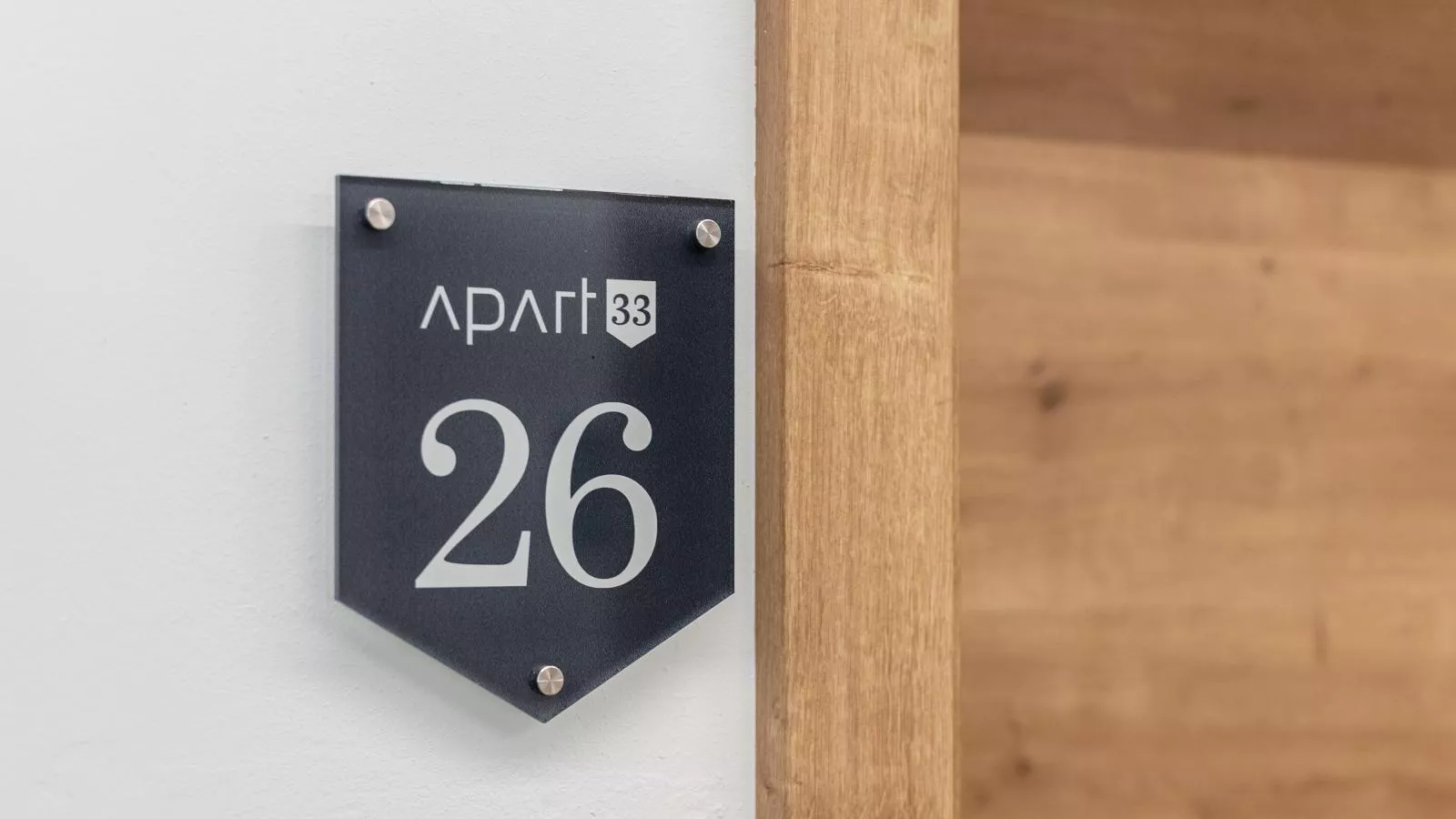 Apart33 Top 1-26-Outdoor