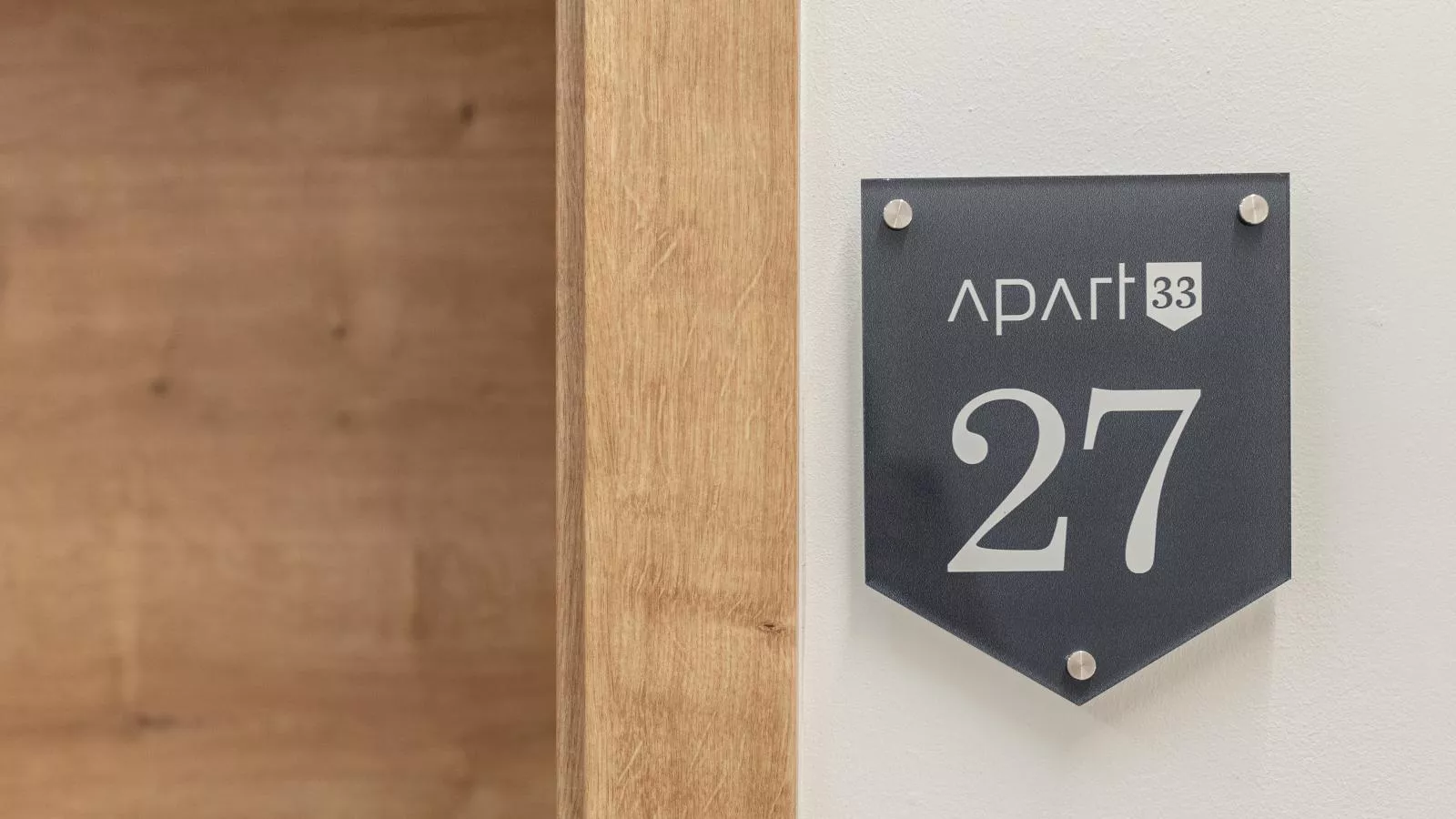 Apart33 Top 1-27-Outdoor
