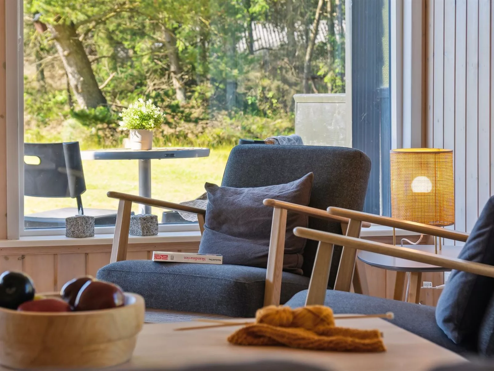 "Swen" - 1.3km from the sea-Inside