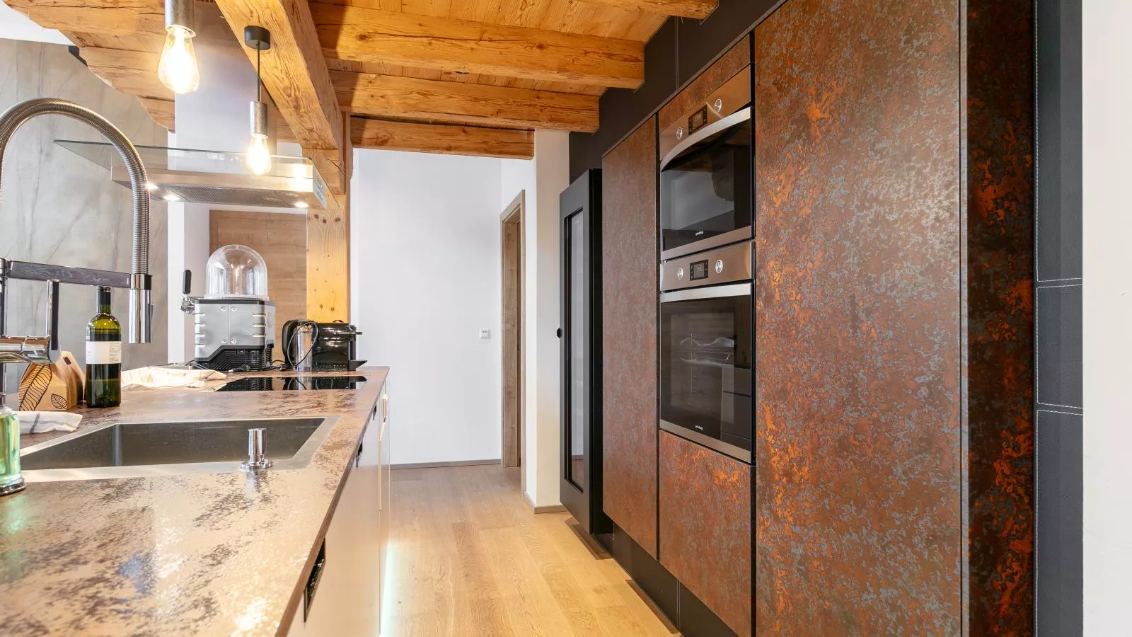 Apart33 Top 1-33 Penthouse-Kitchen