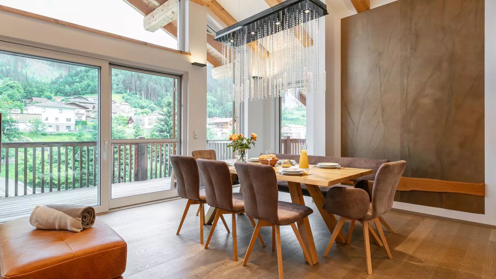Apart33 Top 1-33 Penthouse-Dining room
