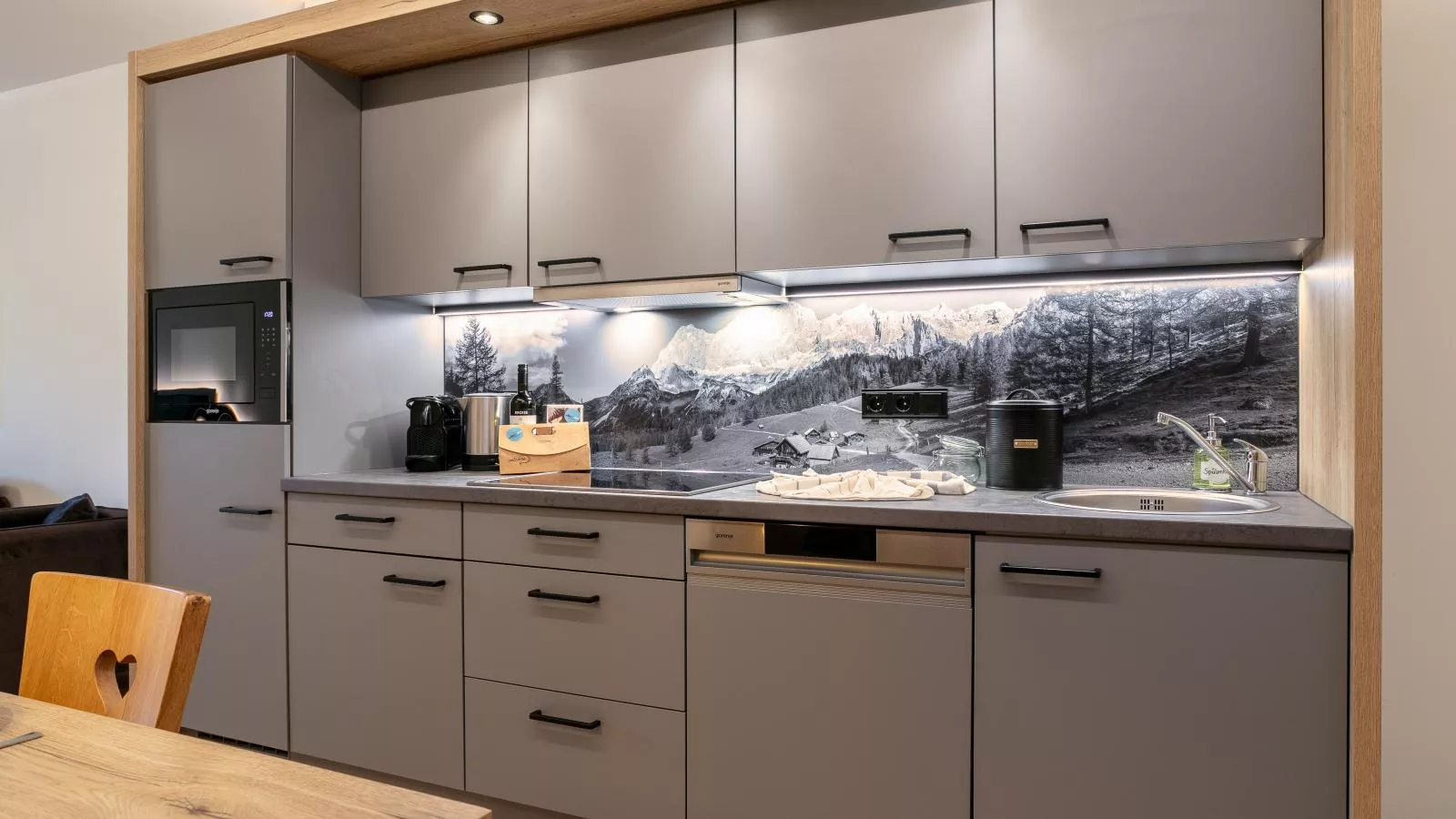 Apart33 Top 2-10-Kitchen
