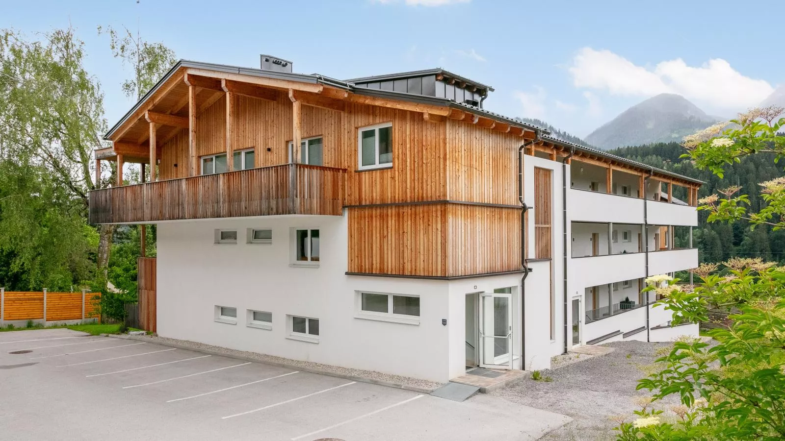 Apart33 Top 2-13-Exterior summer
