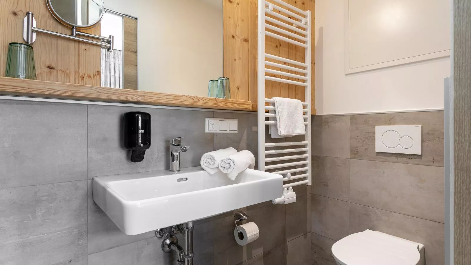 Apart33 Top 1-30-Bathroom