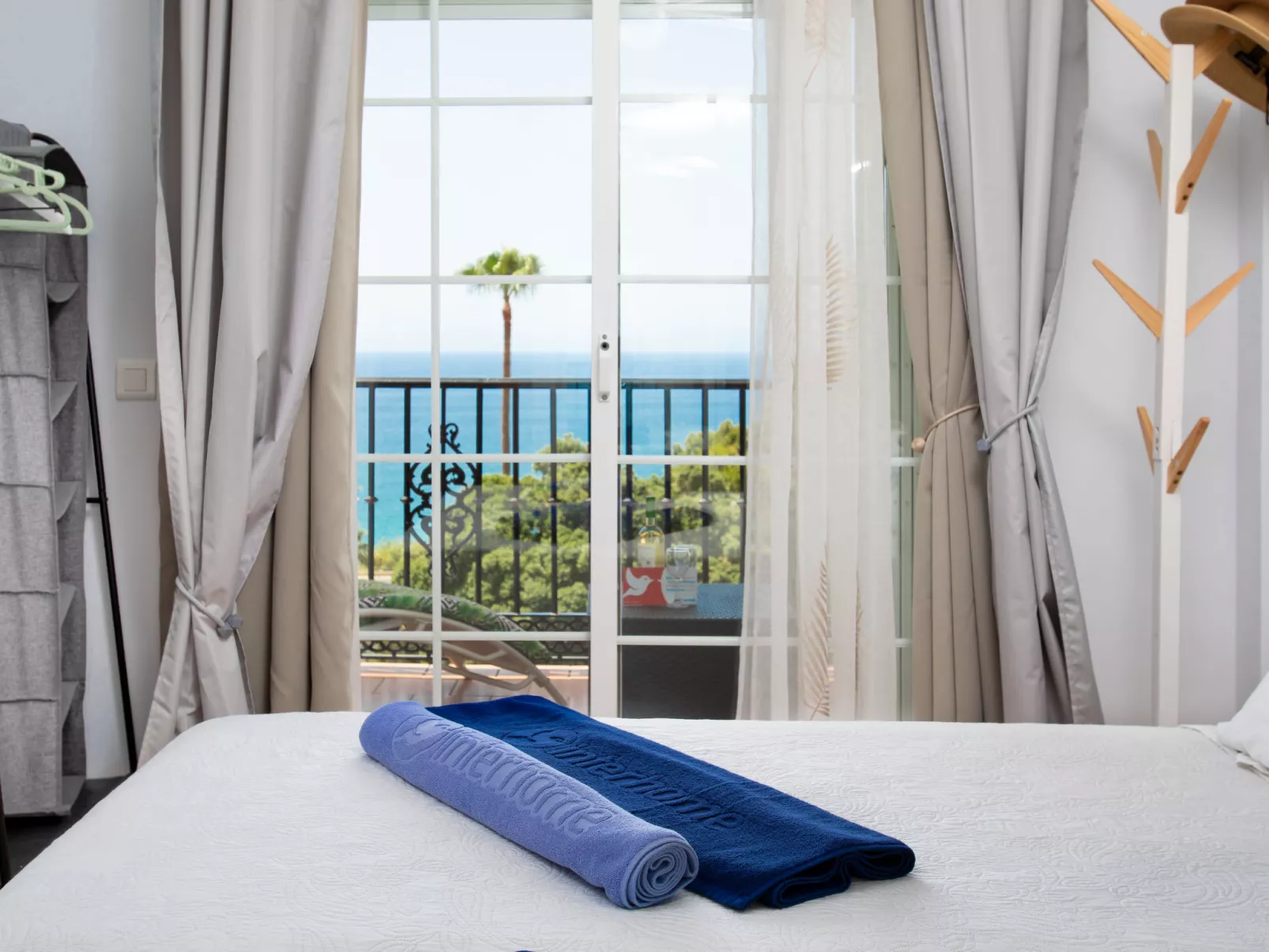 Ladera del Mar-Inside
