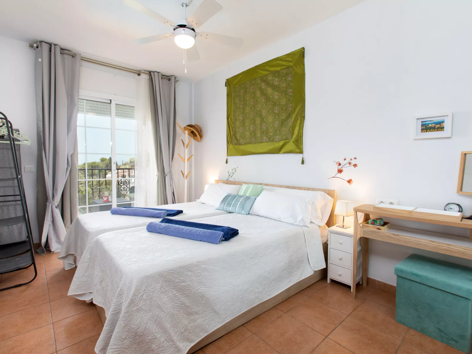 Ladera del Mar-Inside