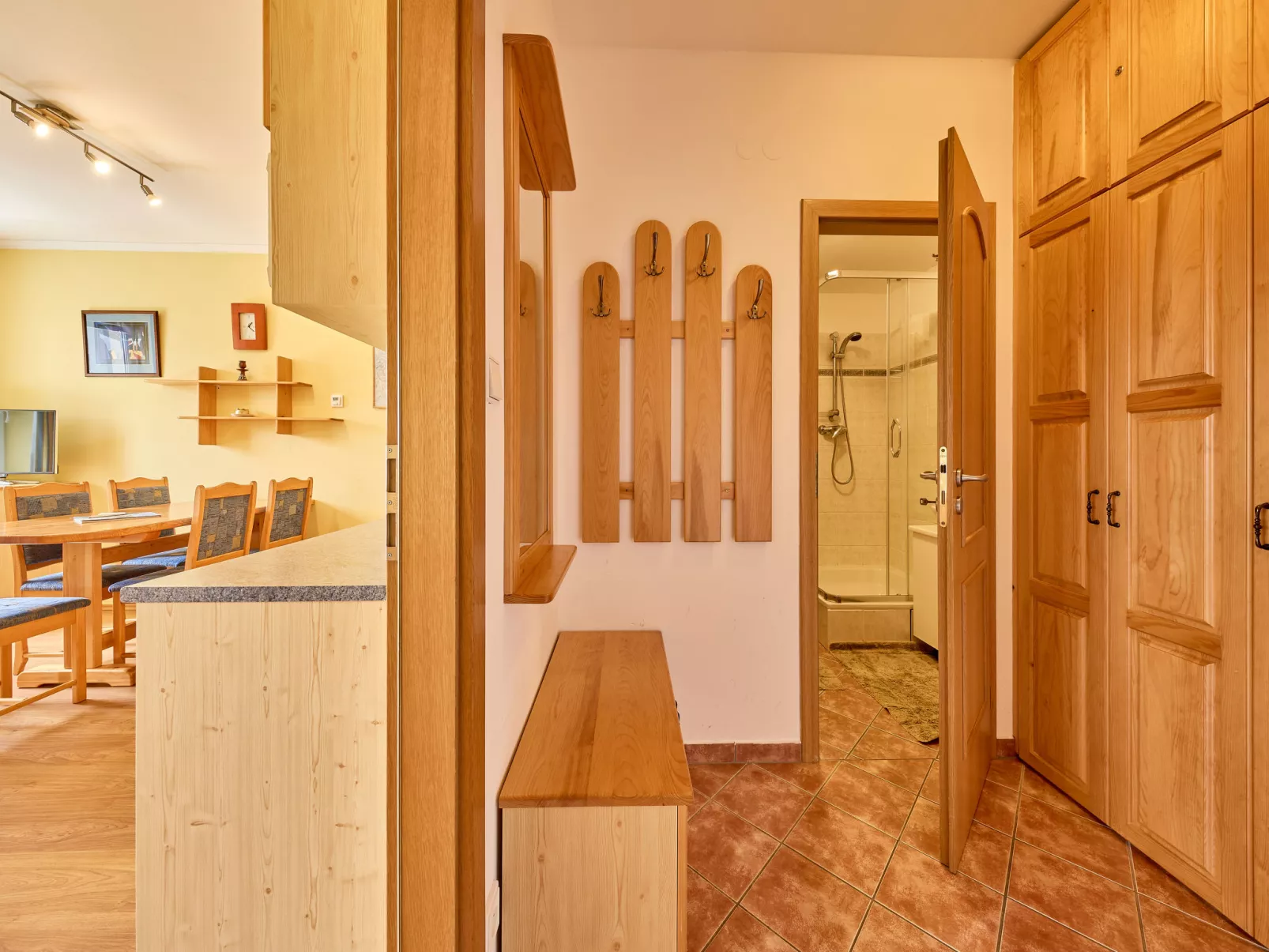 Horní Mísečky-Inside