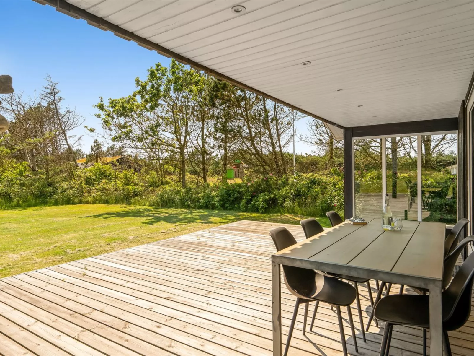 "Bent" - 750m from the sea-Outside