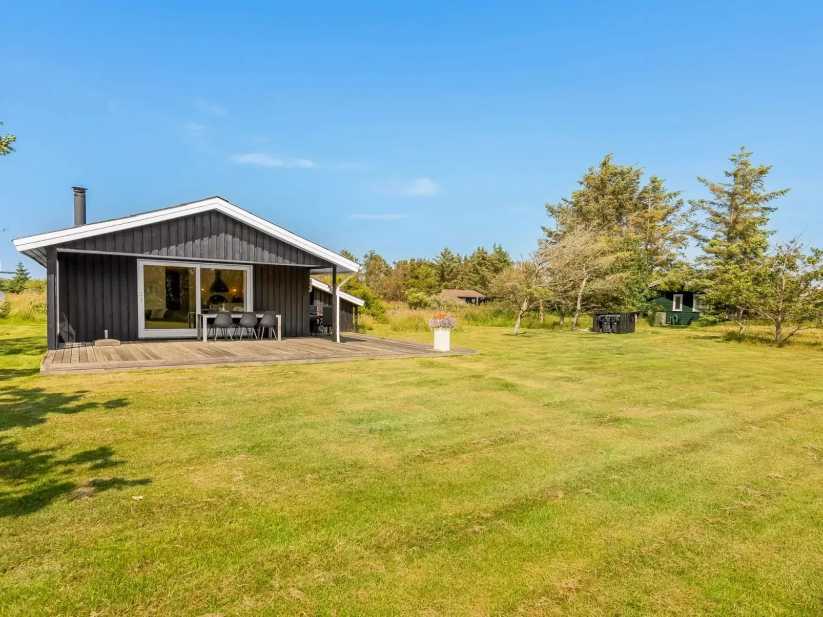 "Bent" - 750m from the sea-Outside