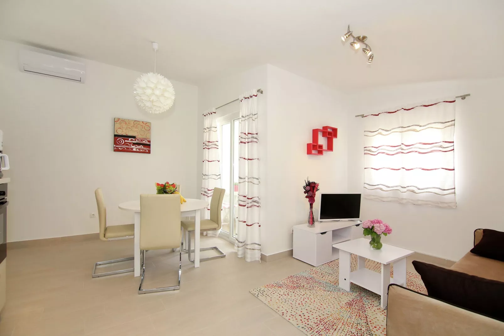 Comfy lux apartment-Dining room