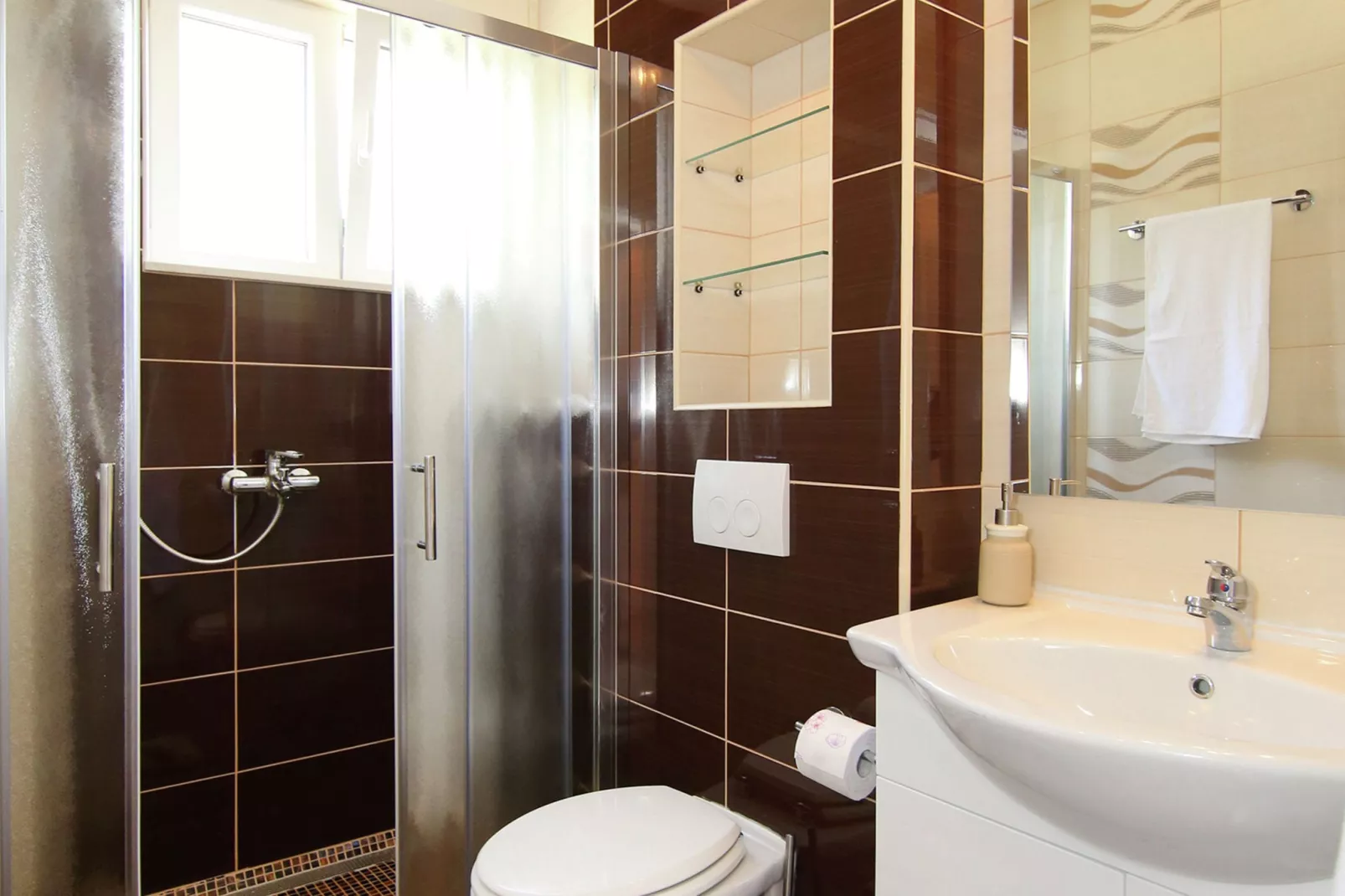 Comfy lux apartment-Bathroom