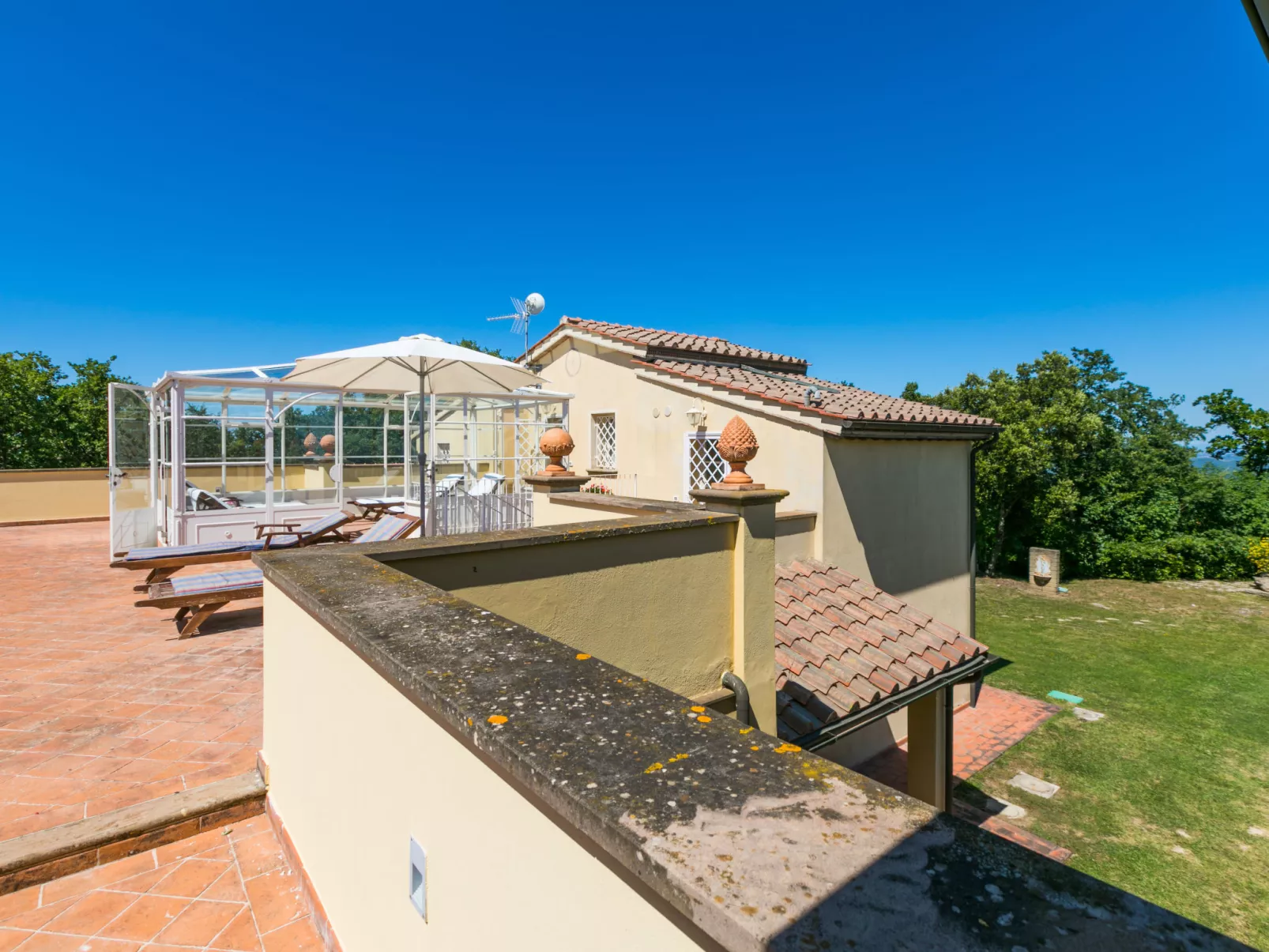 Poggio al Pruno-Outside