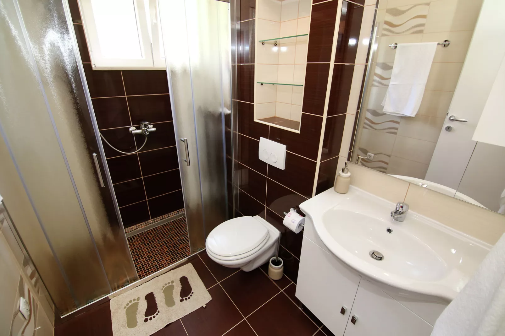 Comfy lux apartment-Bathroom