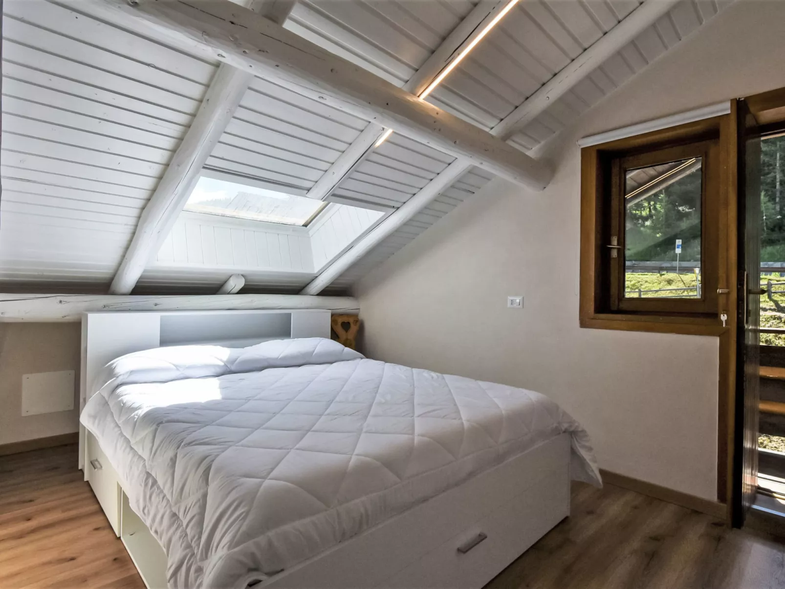 Caterina View-Inside