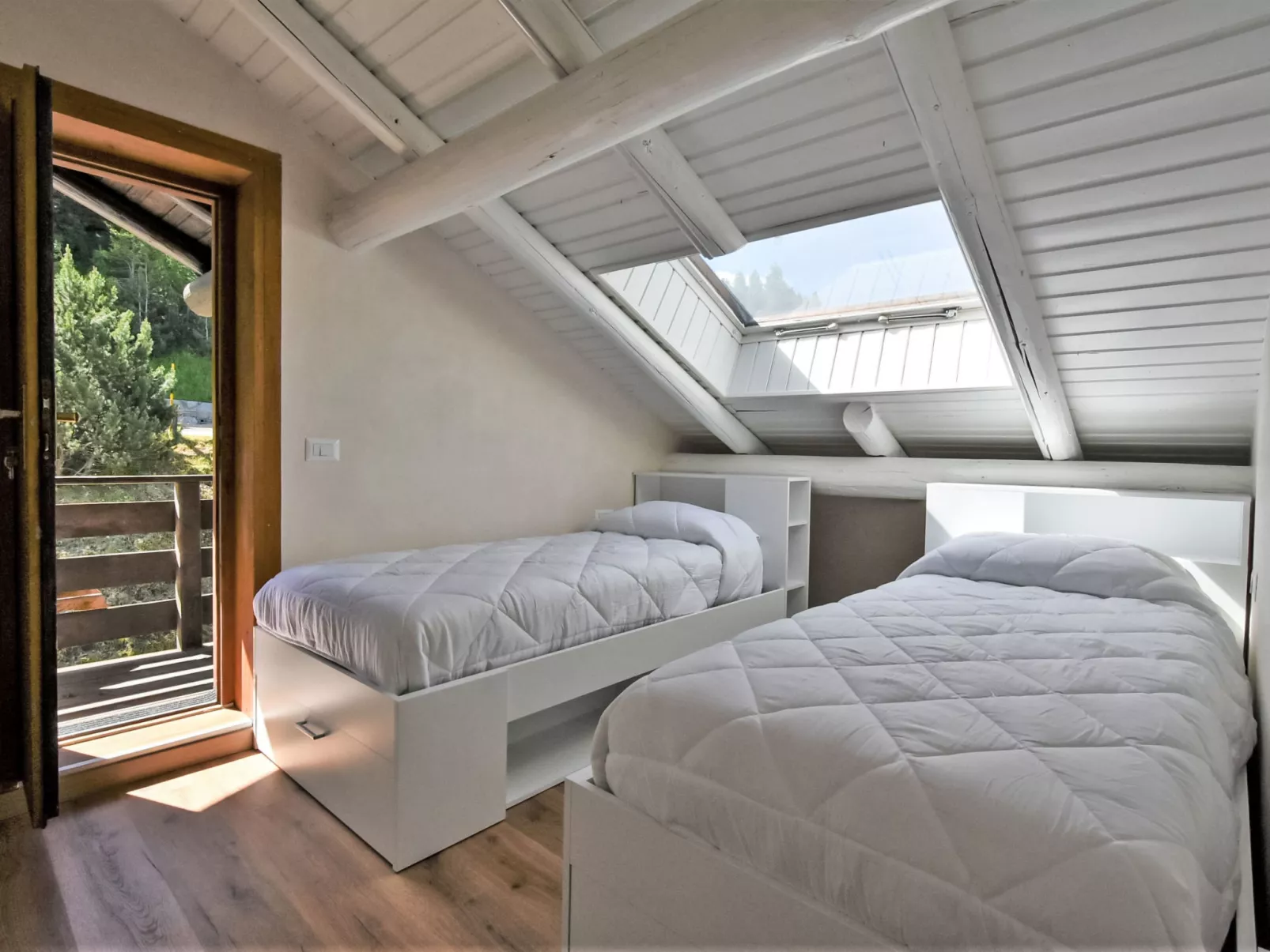 Caterina View-Inside