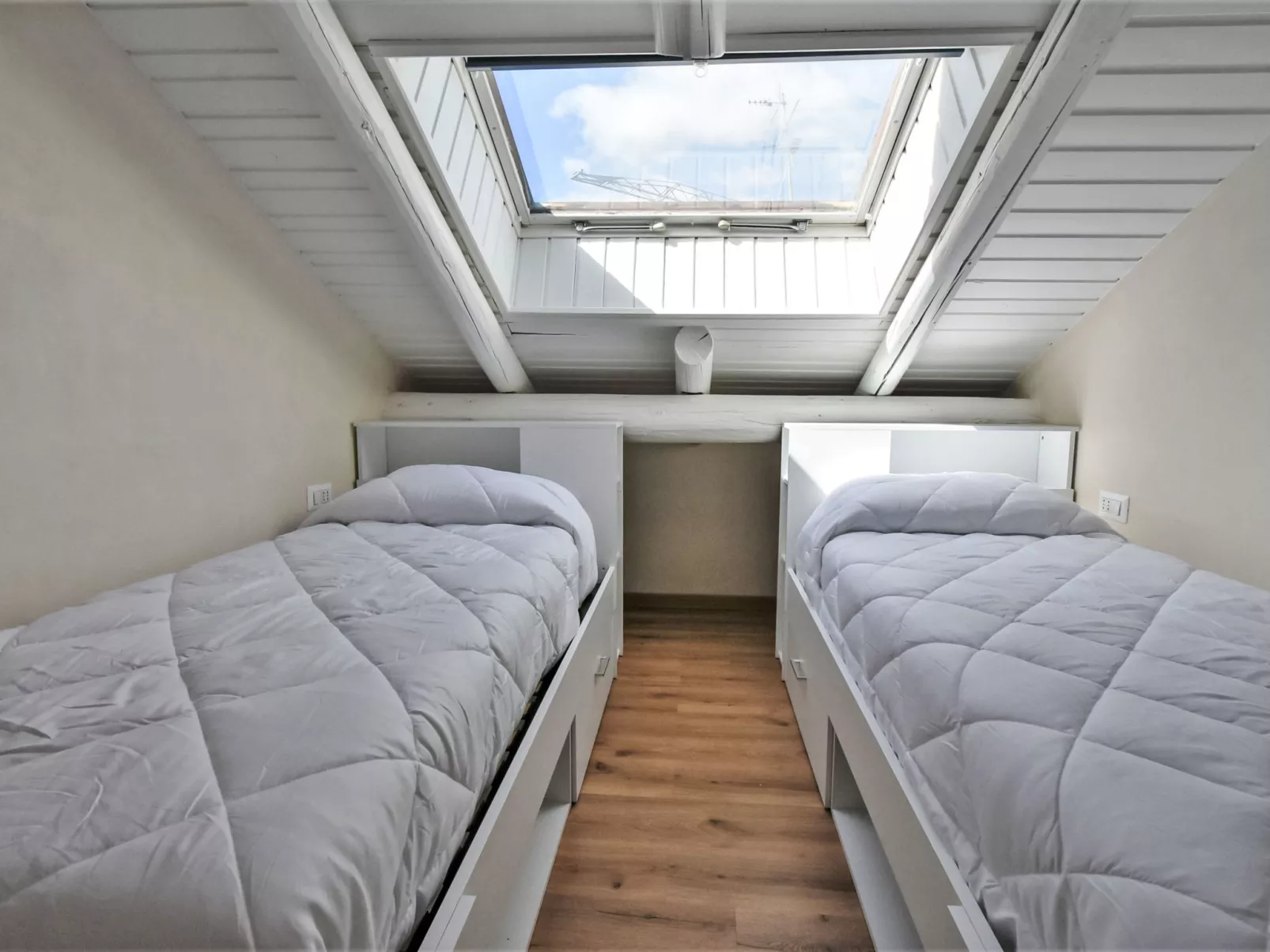 Caterina View-Inside