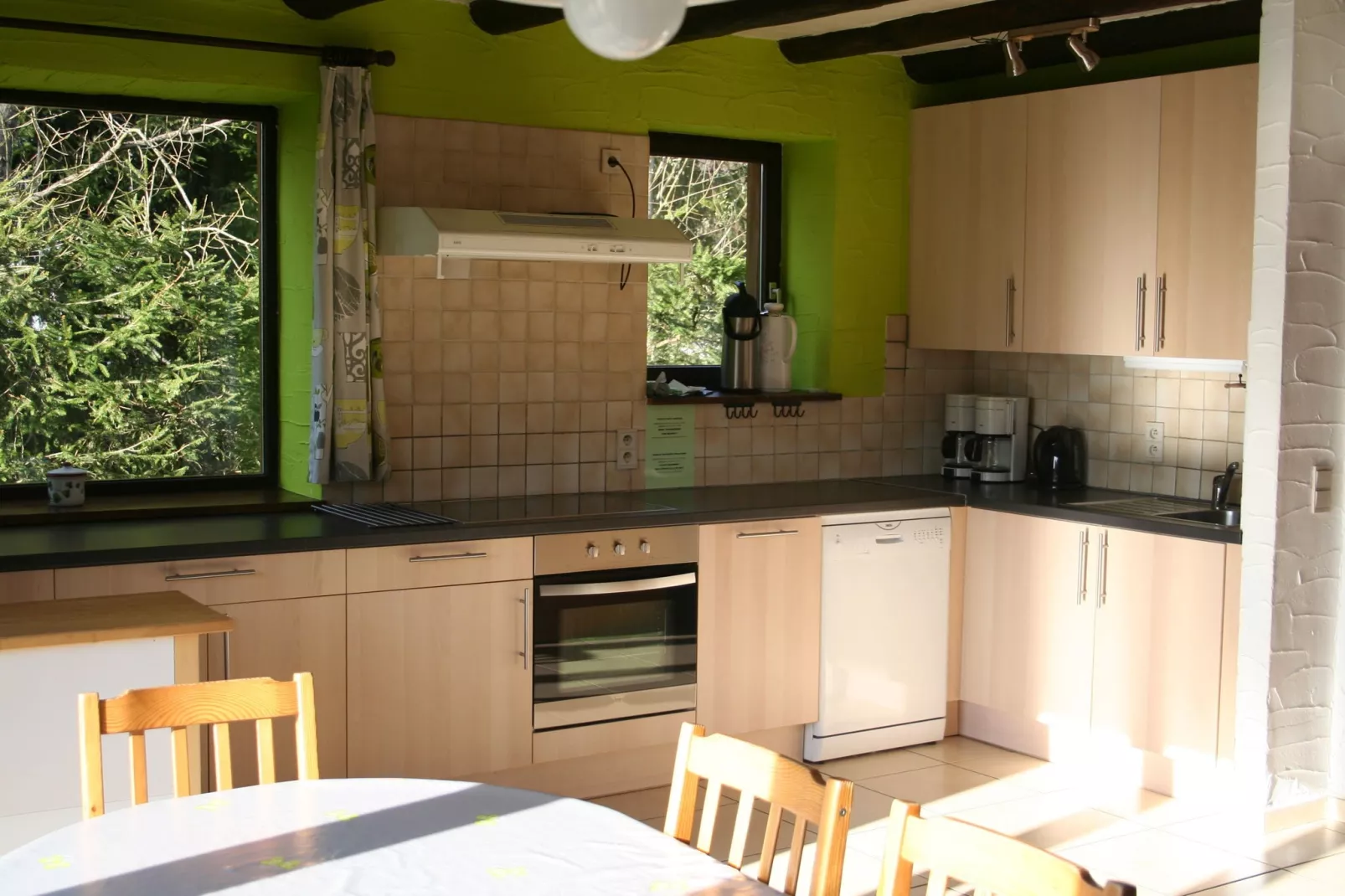 Eau Rouge-Kitchen