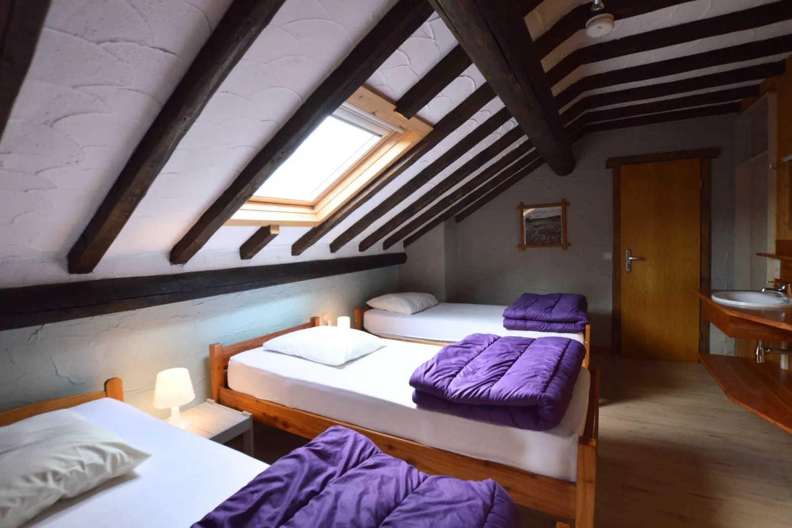 Eau Rouge-Bedroom