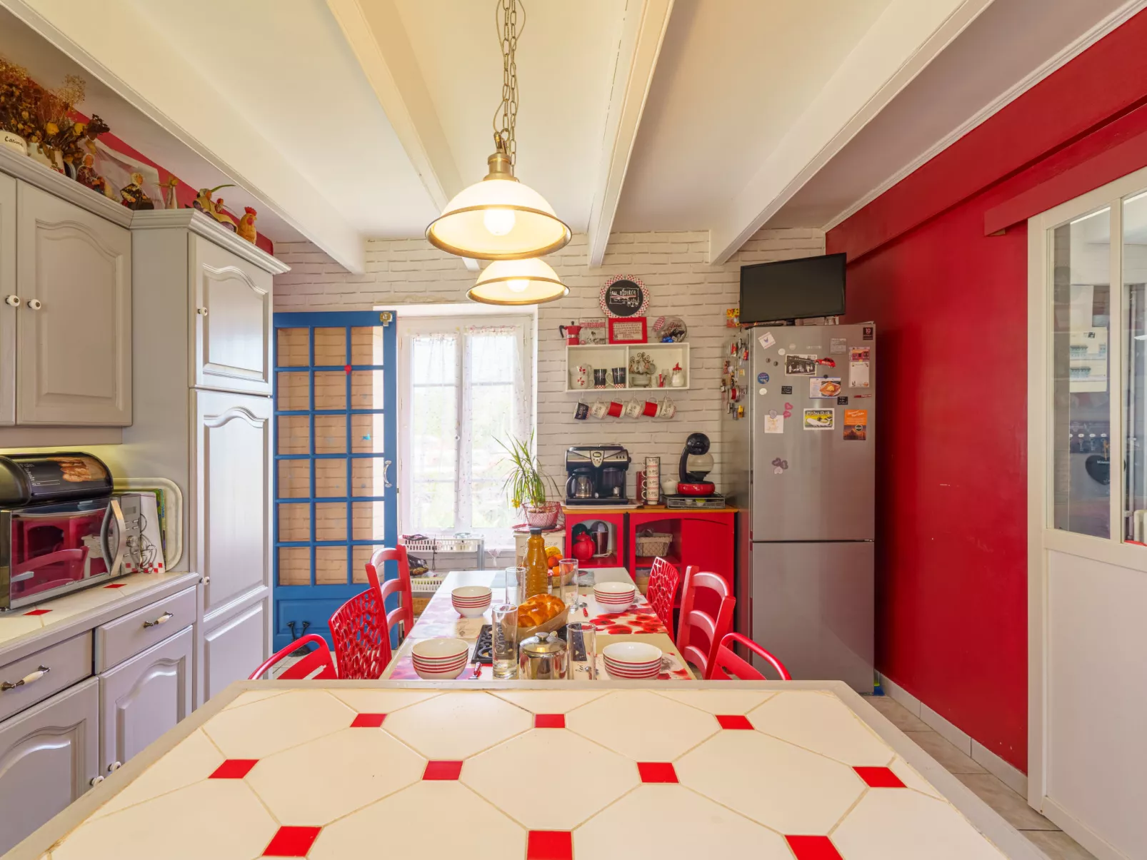 La maison du bonheur-Inside