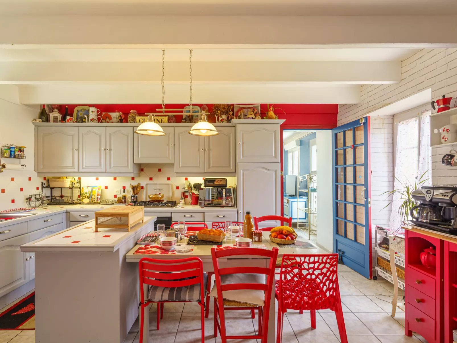 La maison du bonheur-Inside