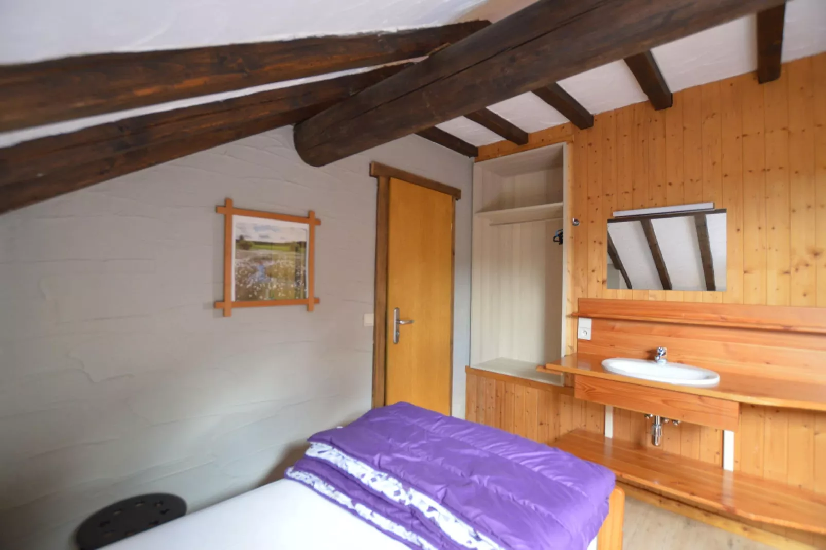 Eau Rouge-Bedroom