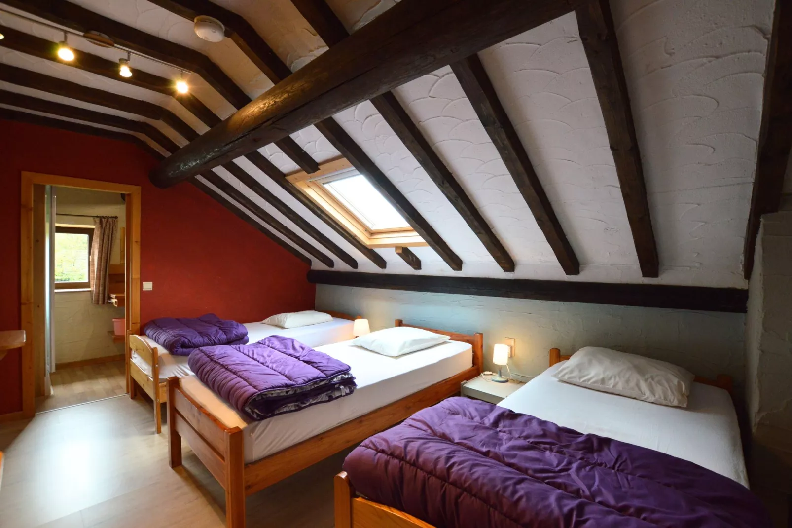 Eau Rouge-Bedroom