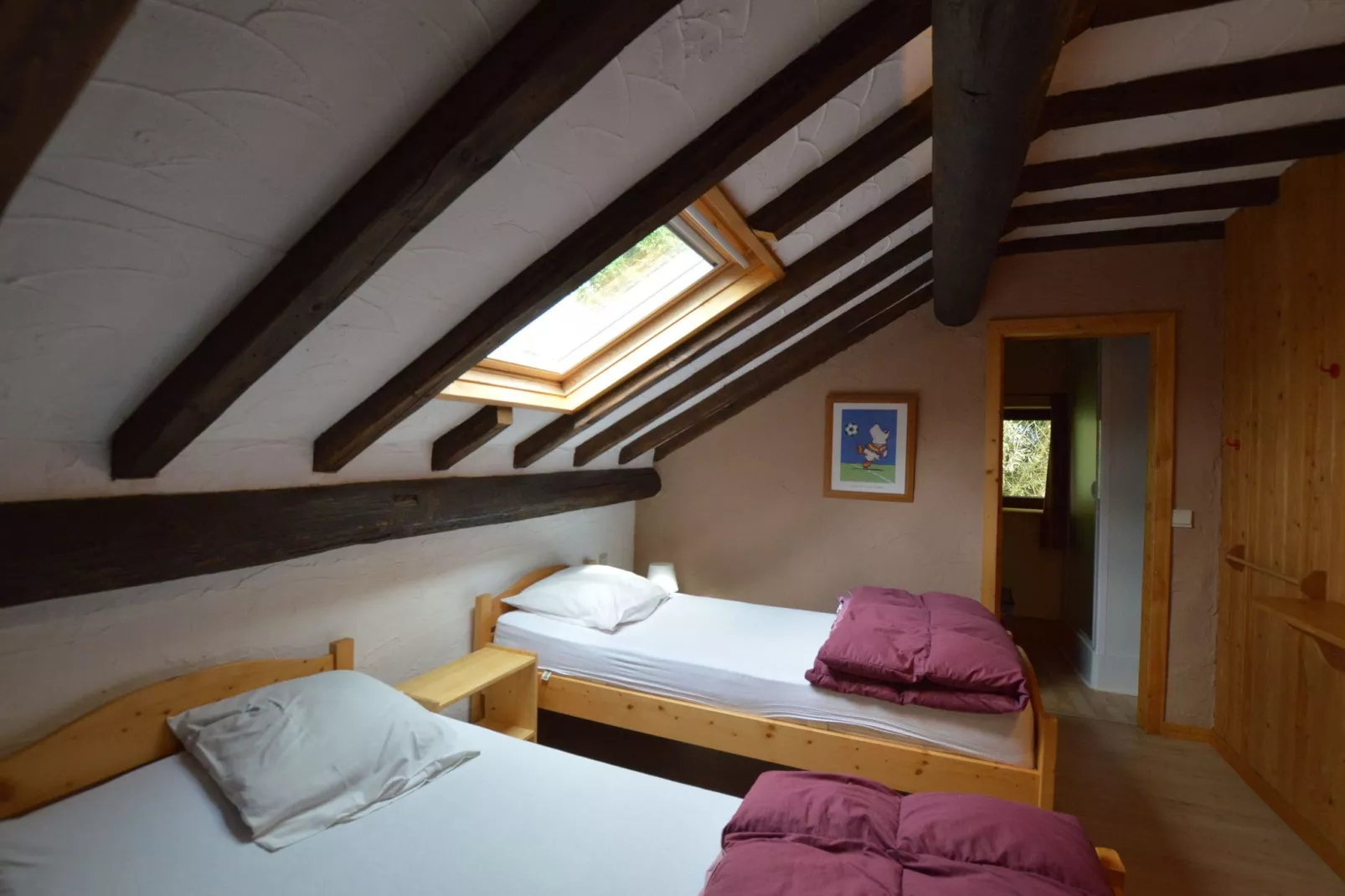 Eau Rouge-Bedroom