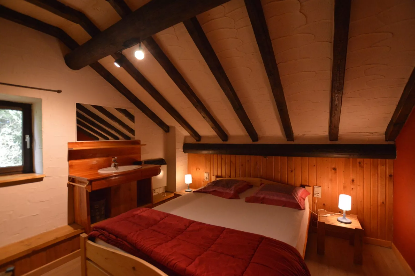 Eau Rouge-Bedroom