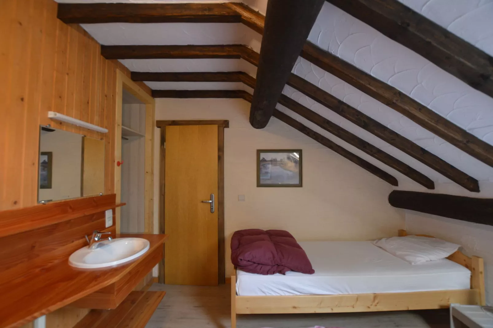 Eau Rouge-Bedroom