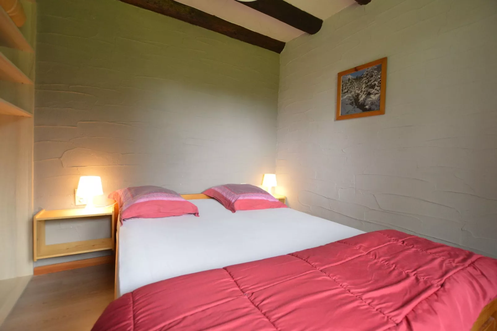 Eau Rouge-Bedroom