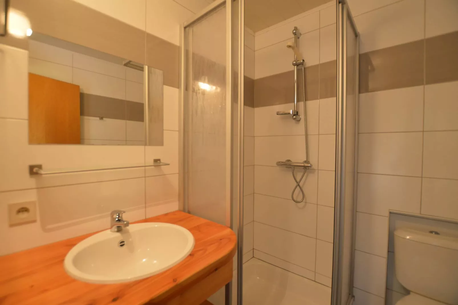 Eau Rouge-Bathroom