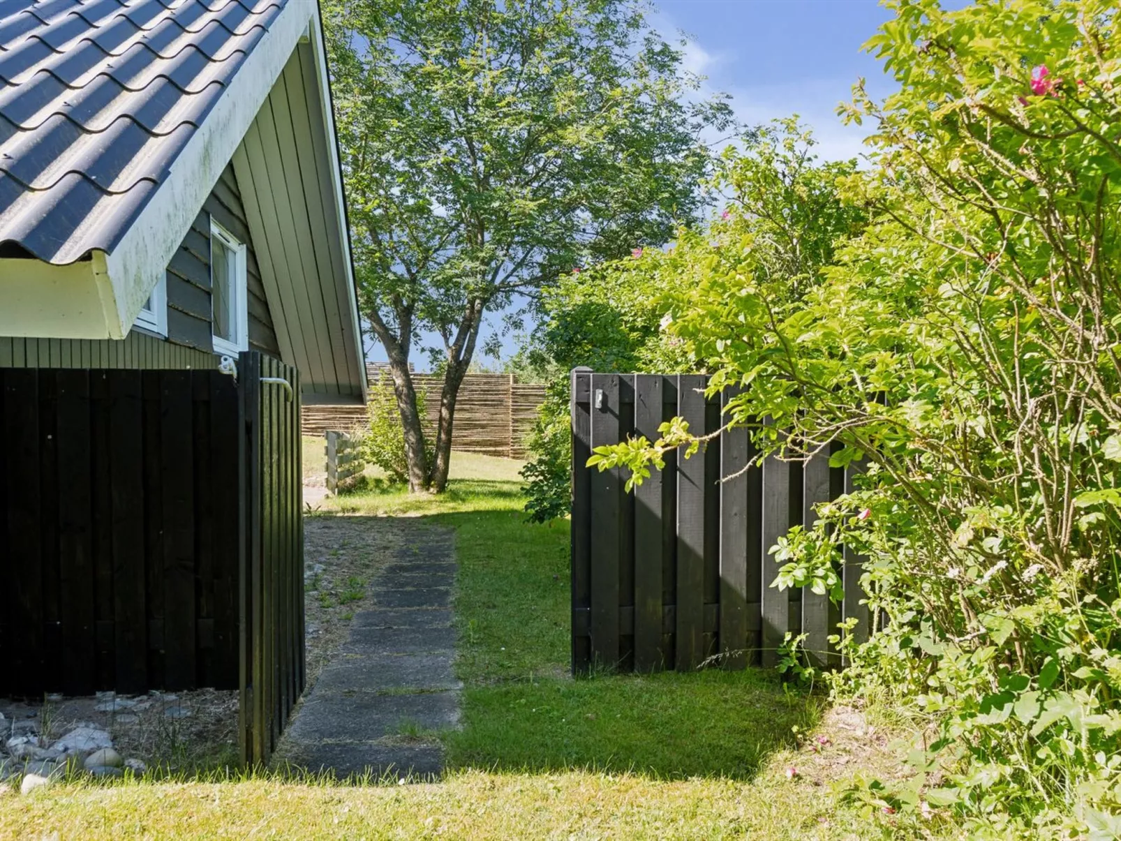 "Laurens" - 800m from the sea-Outside