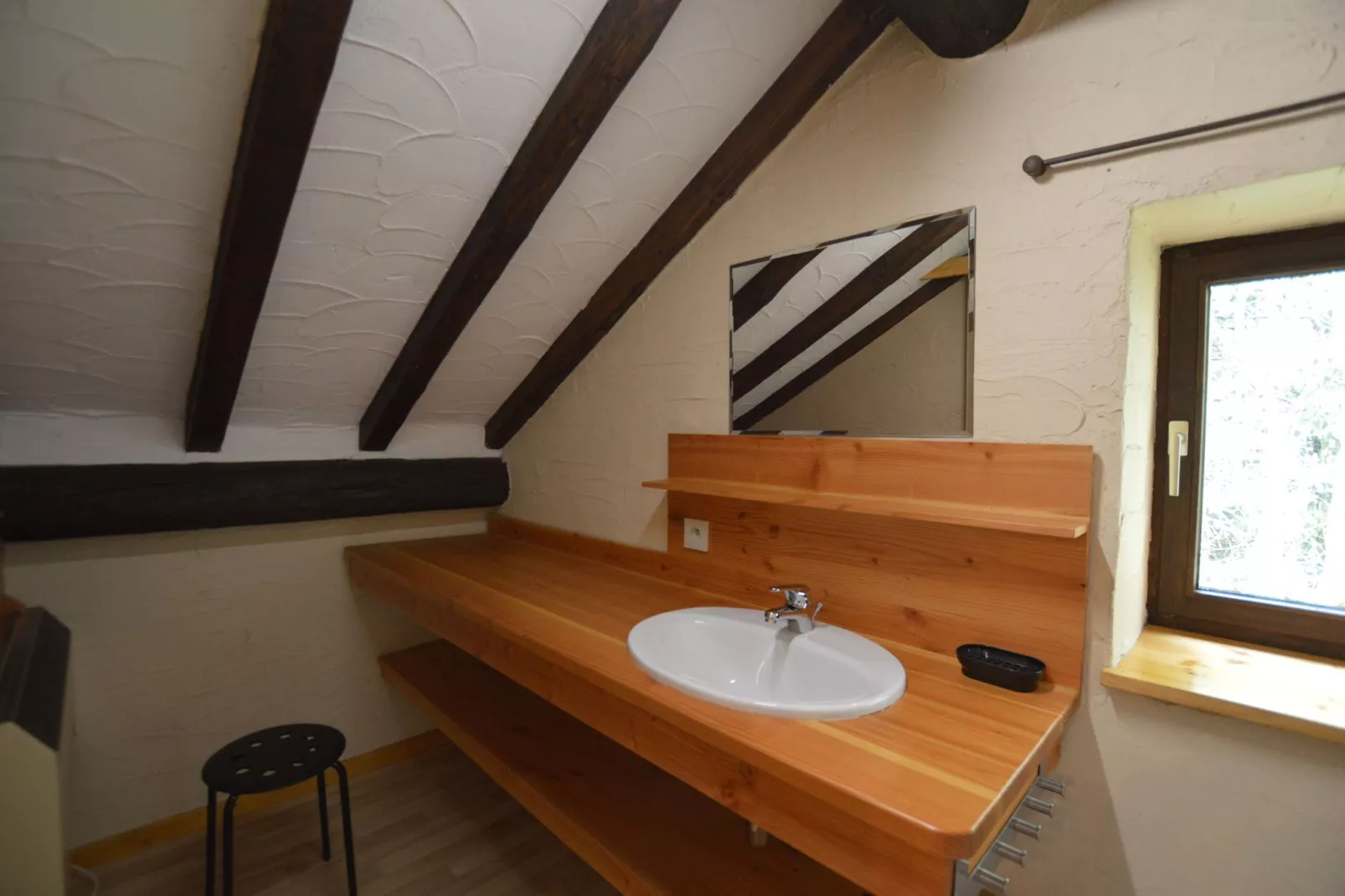 Eau Rouge-Bathroom