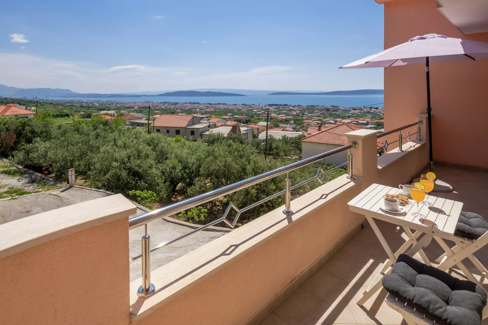 Sunrise apartment-Exterior summer