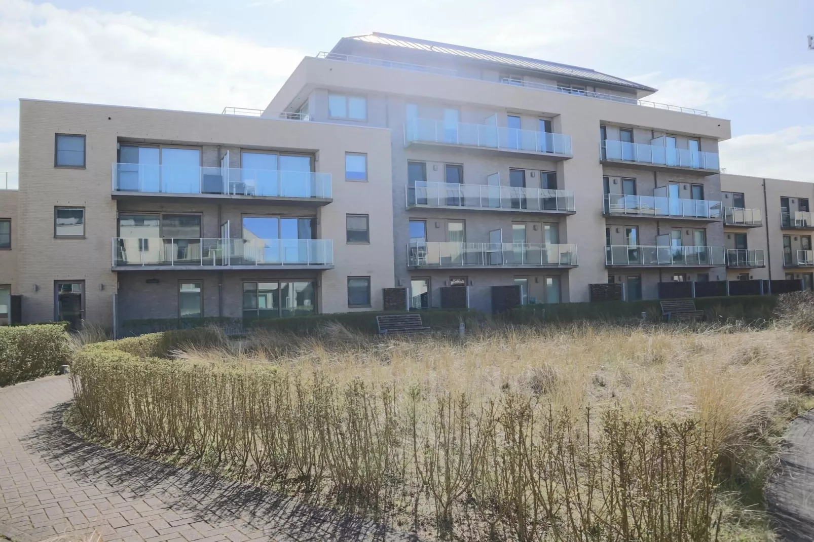 KARTHUIZER E1 0101PK-Exterior summer