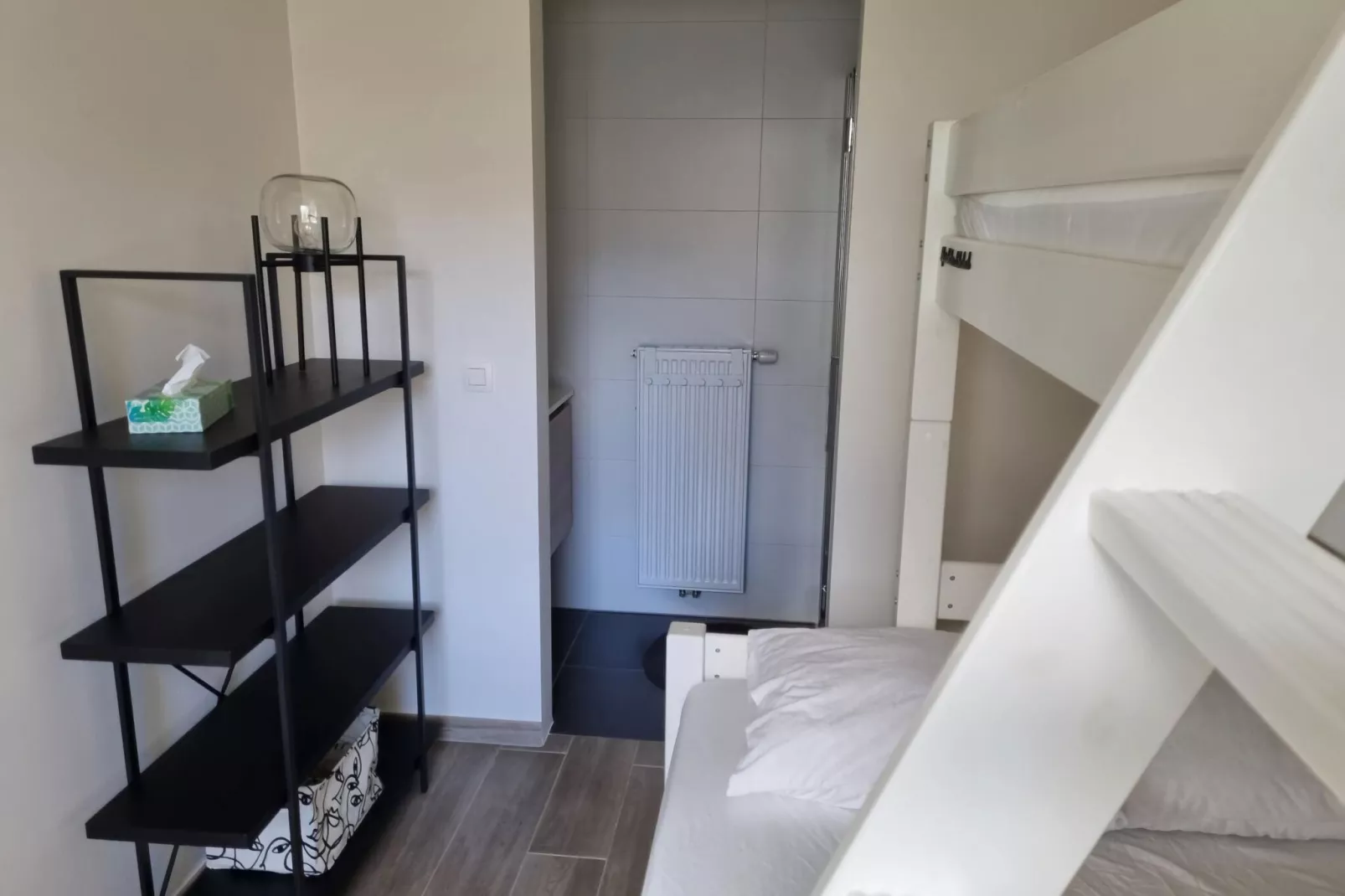 KARTHUIZER E1 0101PK-Bedroom