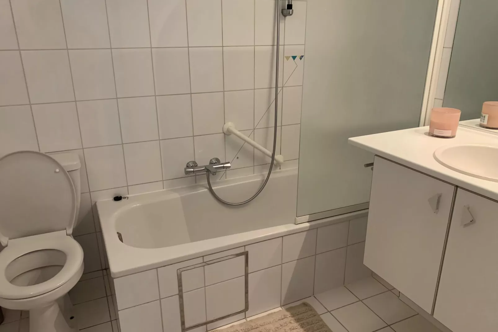 SCORPIO BI /1099-Bathroom