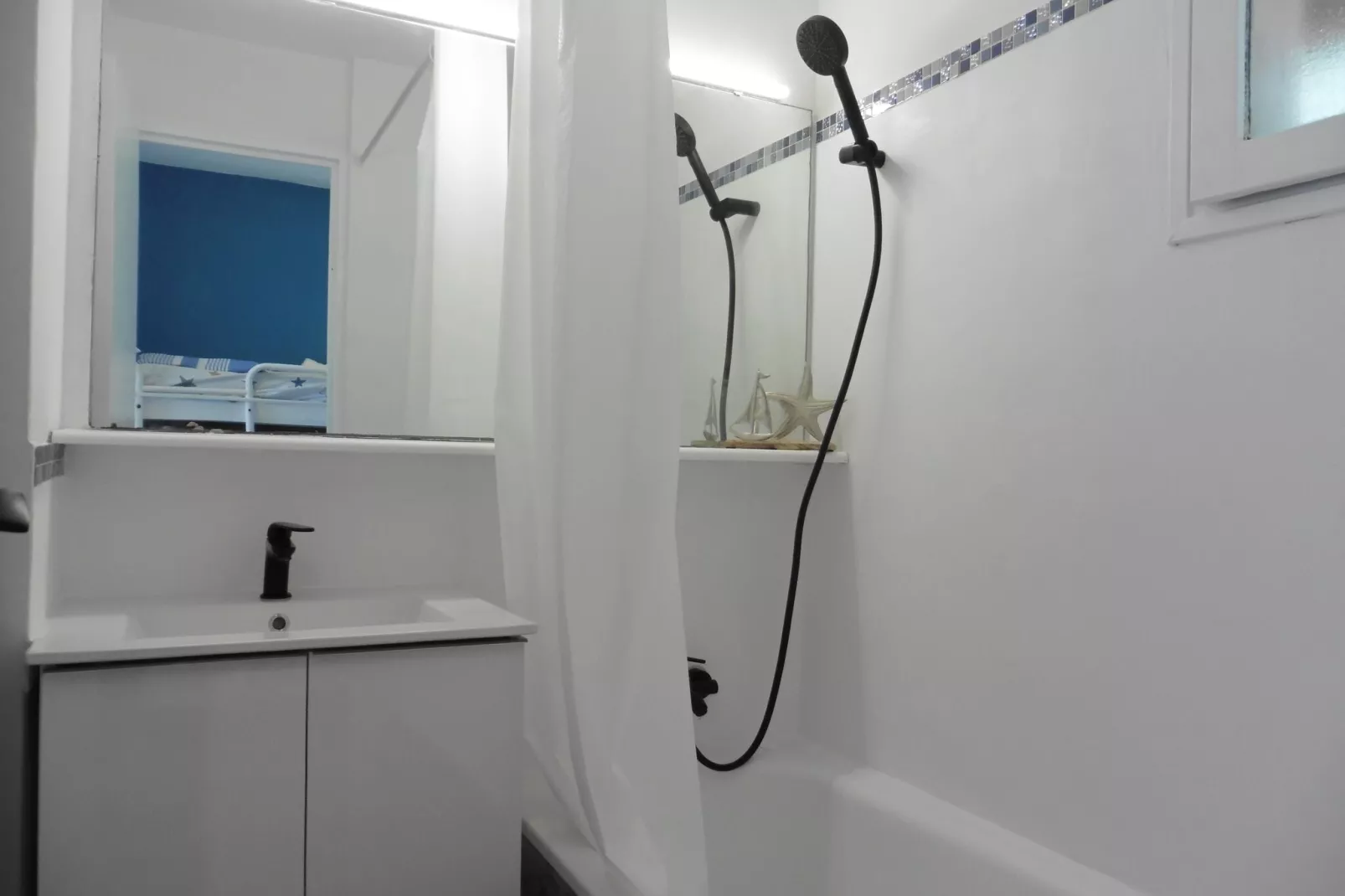 Studio in Sainte-Maxime-Bathroom