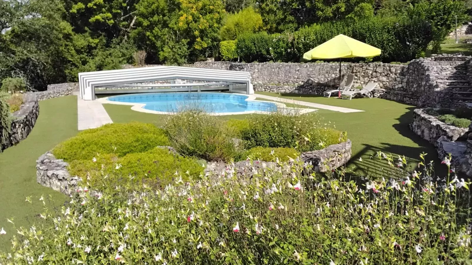 La Tour-Gardens summer