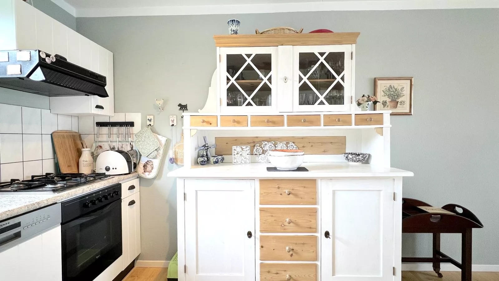 Rose Garden-Kitchen