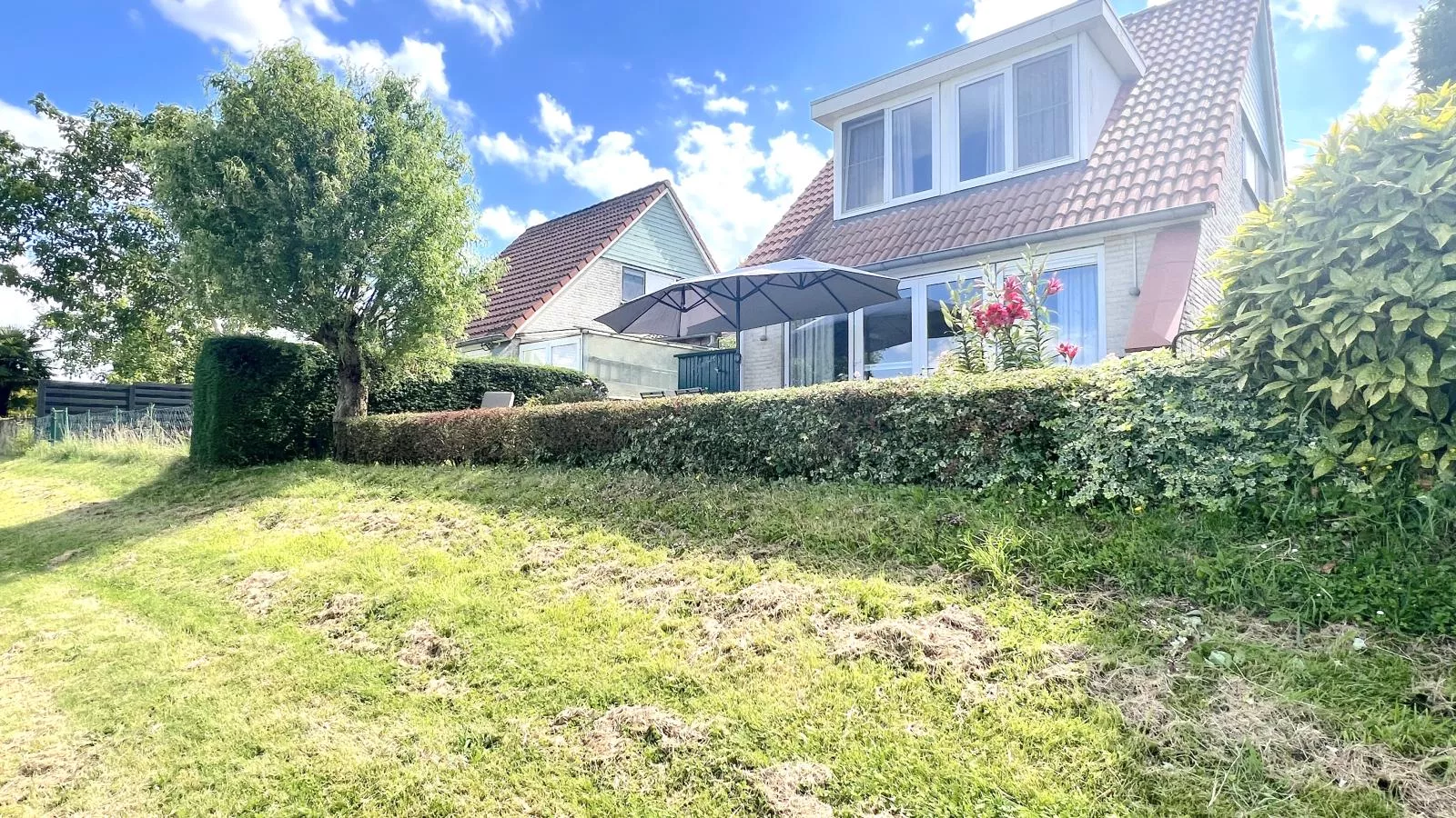 Rose Garden-Exterior summer