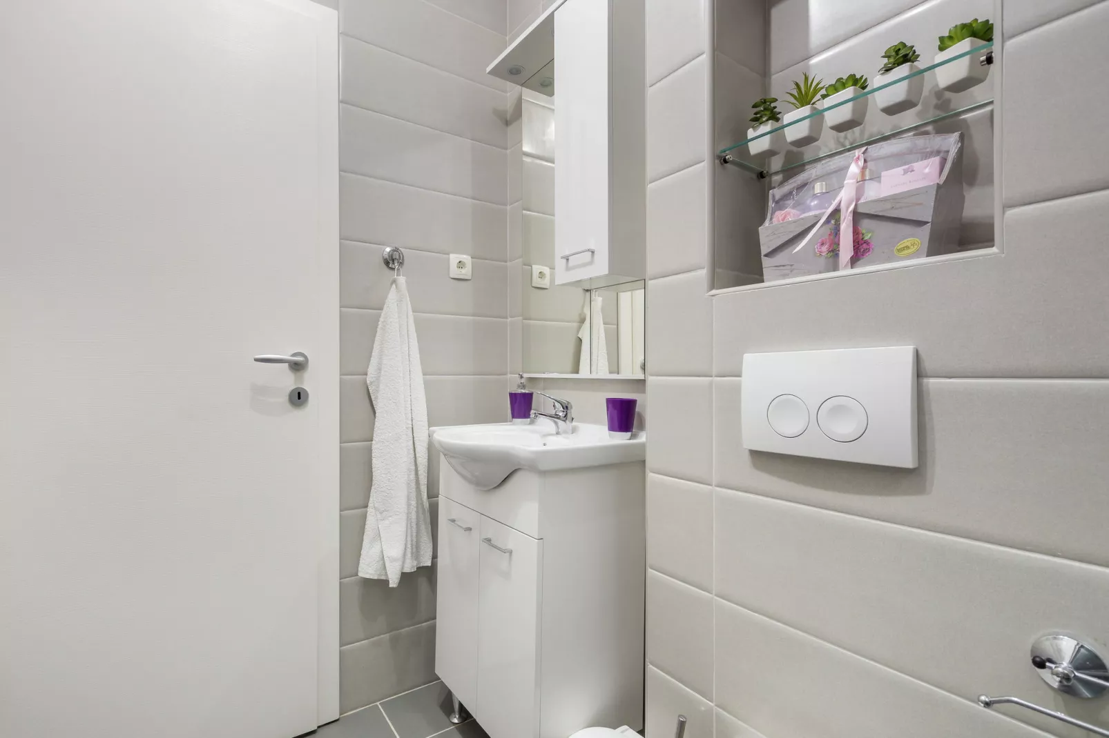 Sunrise apartment-Bathroom