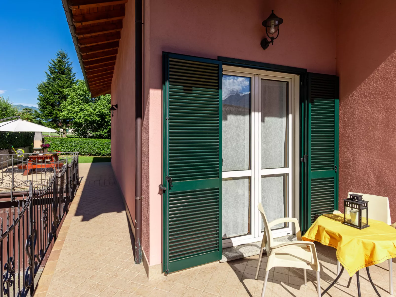 Gigliola (CCO390)-Outside