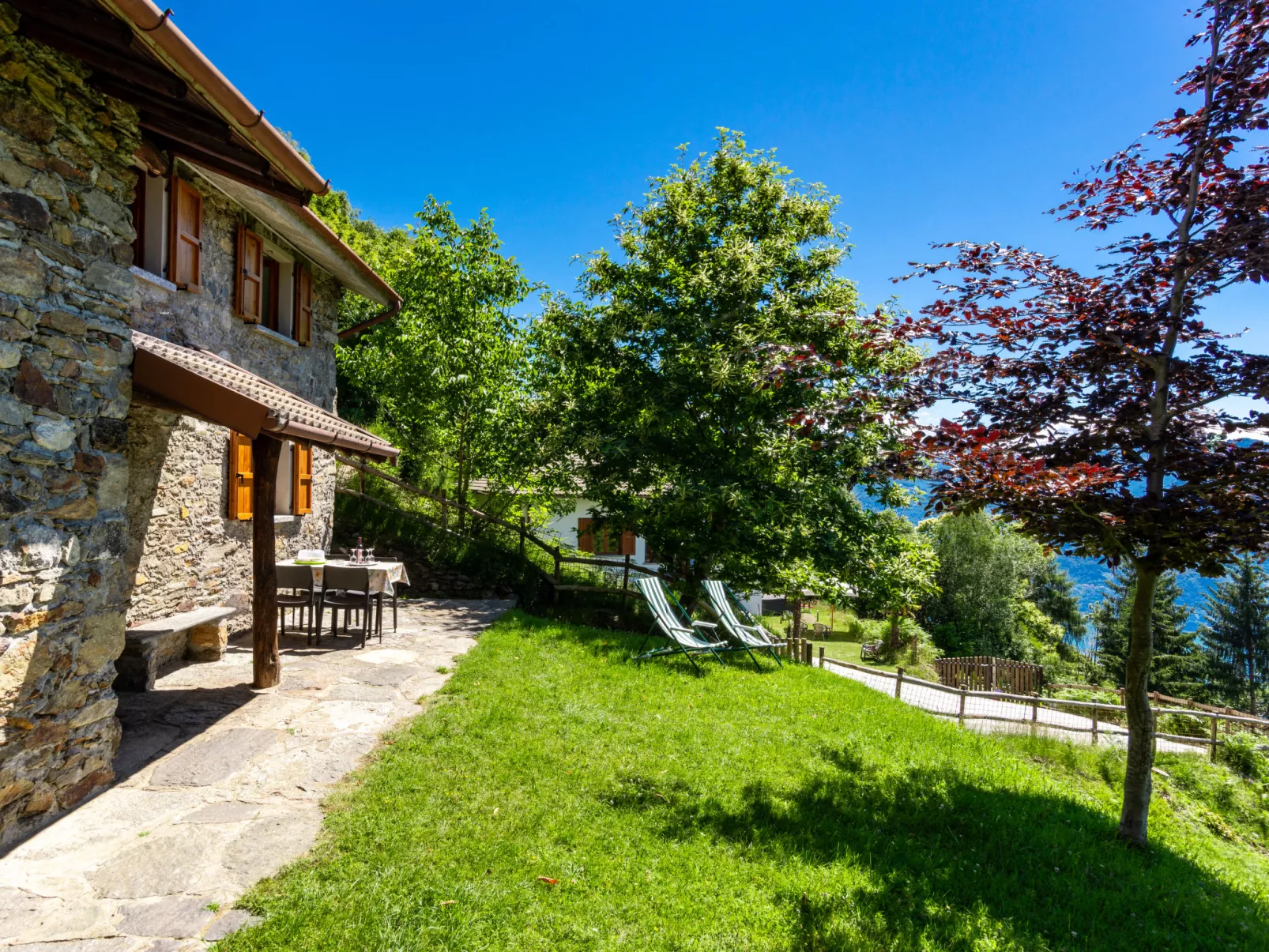 Munt del Nana-Outside