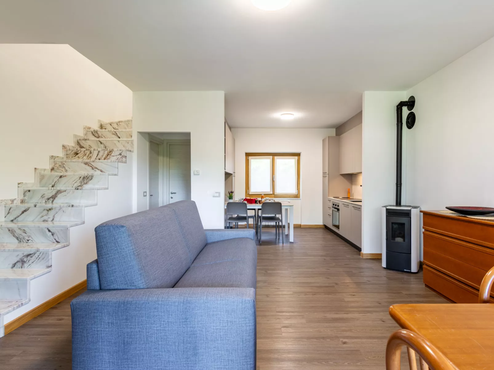 Angelina House-Dedans