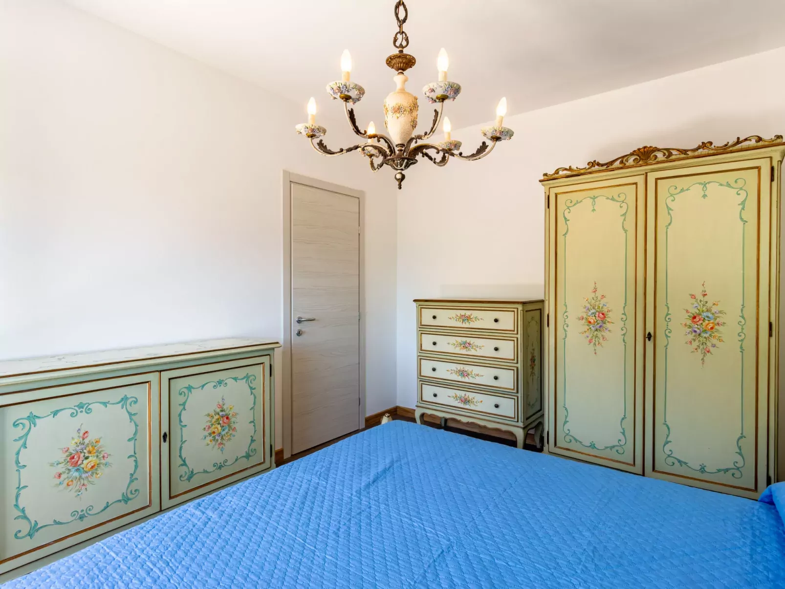 Angelina House-Dedans