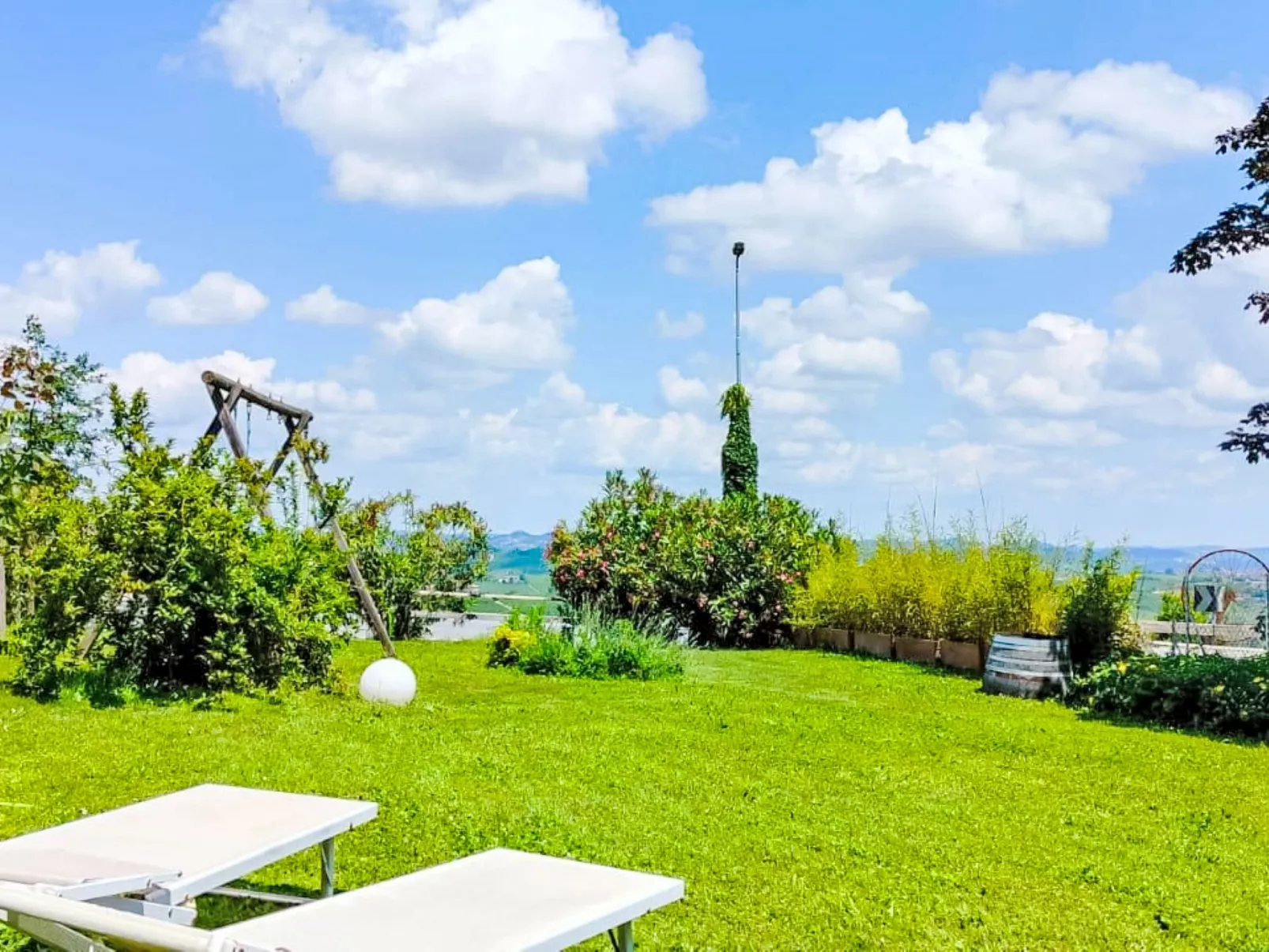 Il Sole-Outside
