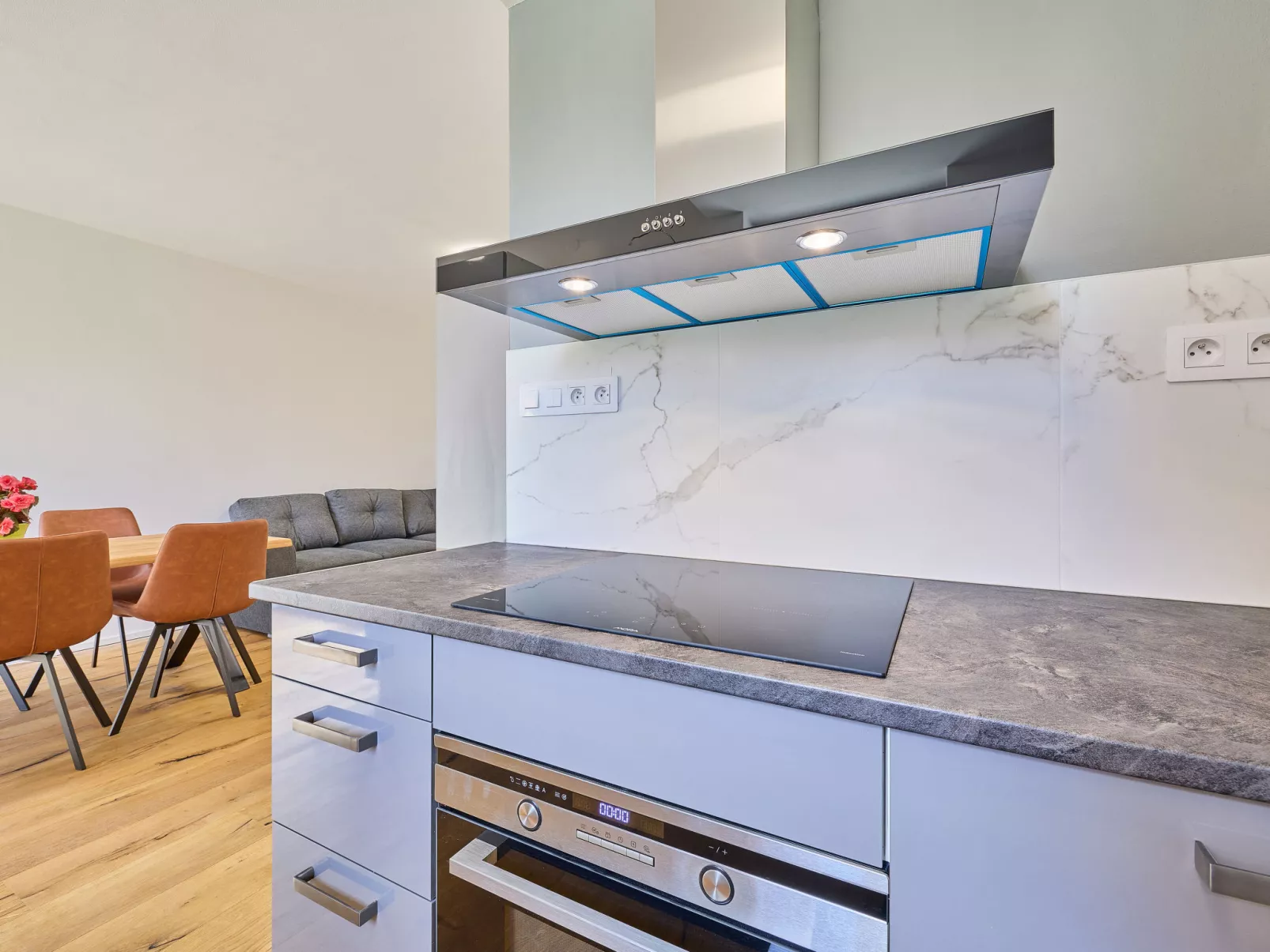 Trendy Mountain Terrace Retreat-Inside