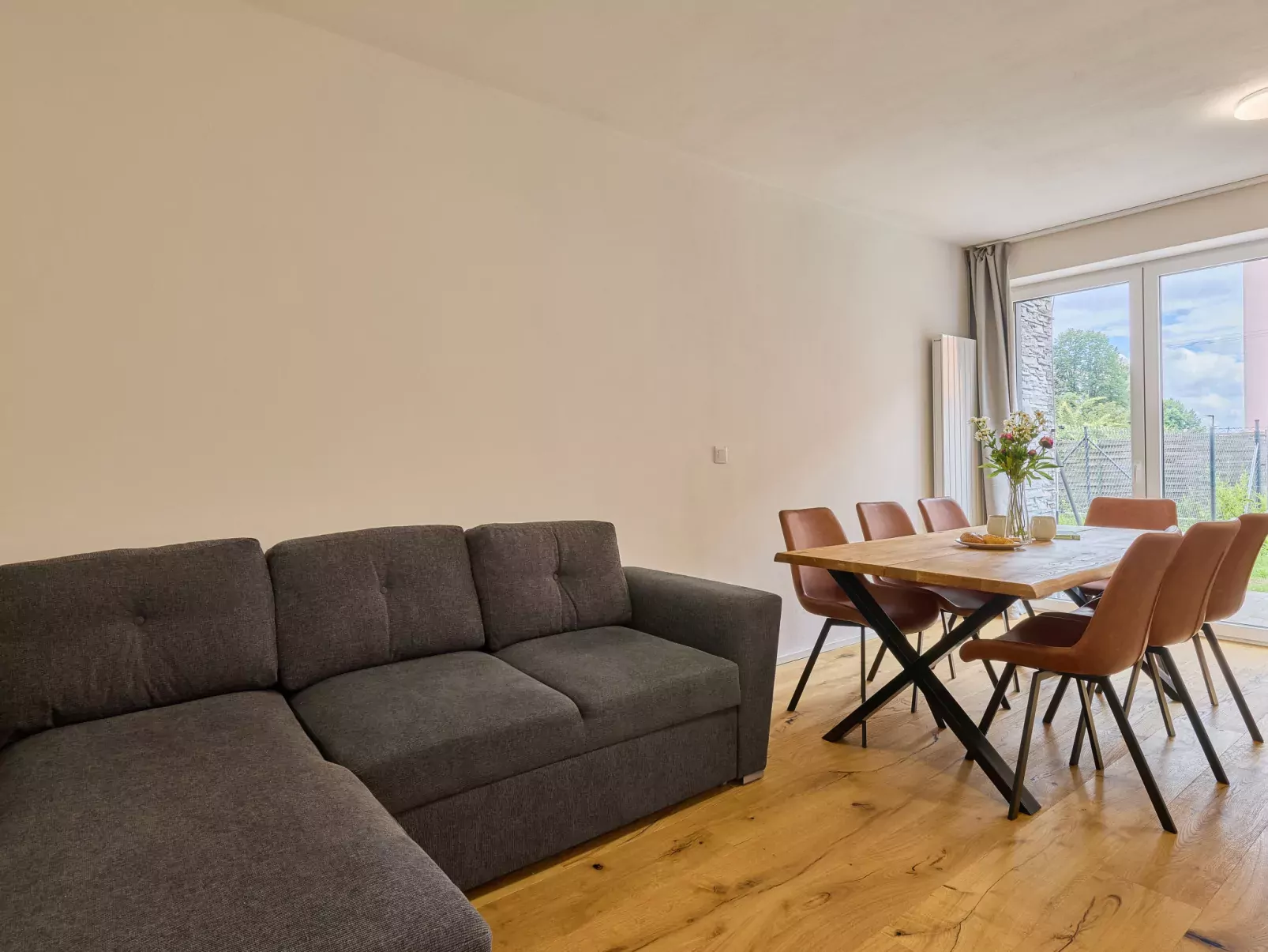 Modern Mountain Terrace Retreat & Pets-Drinnen